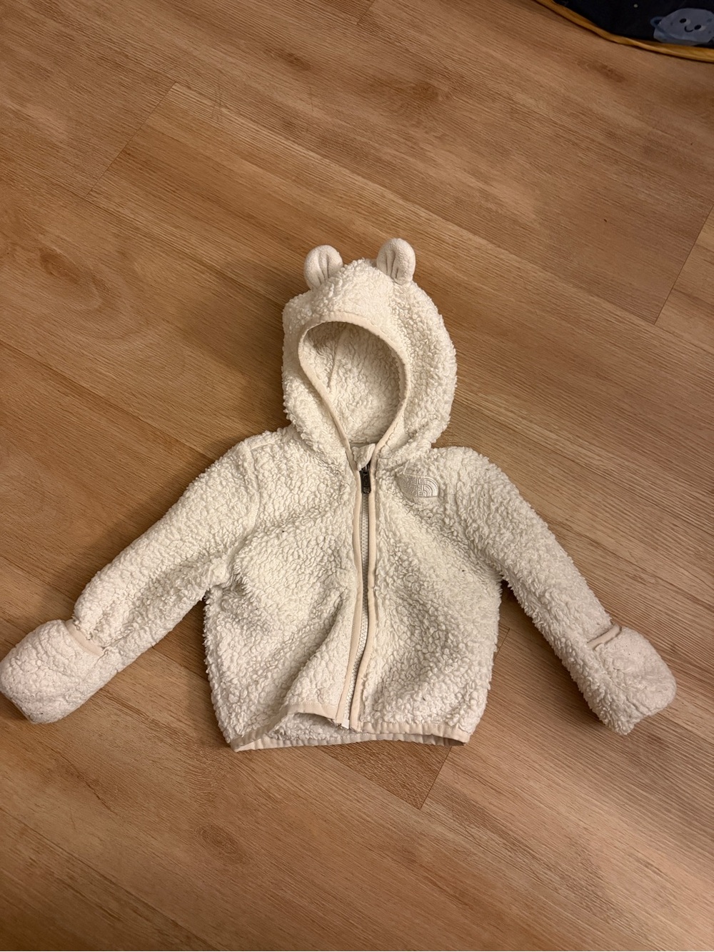 North face Campshire Sherpa Baby Hoodie with Bear Ears - Picture 2 of 5